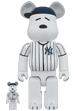 MLB × PEANUTS BE@RBRICK SNOOPY (NEW YORK YANKEES) 100％ & 400％